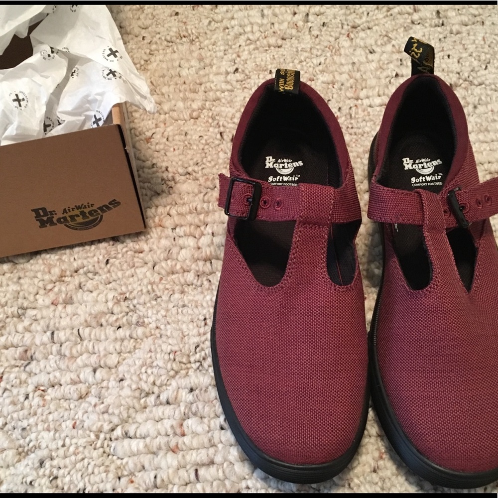 Dr. Martens - Winona Cherry Red